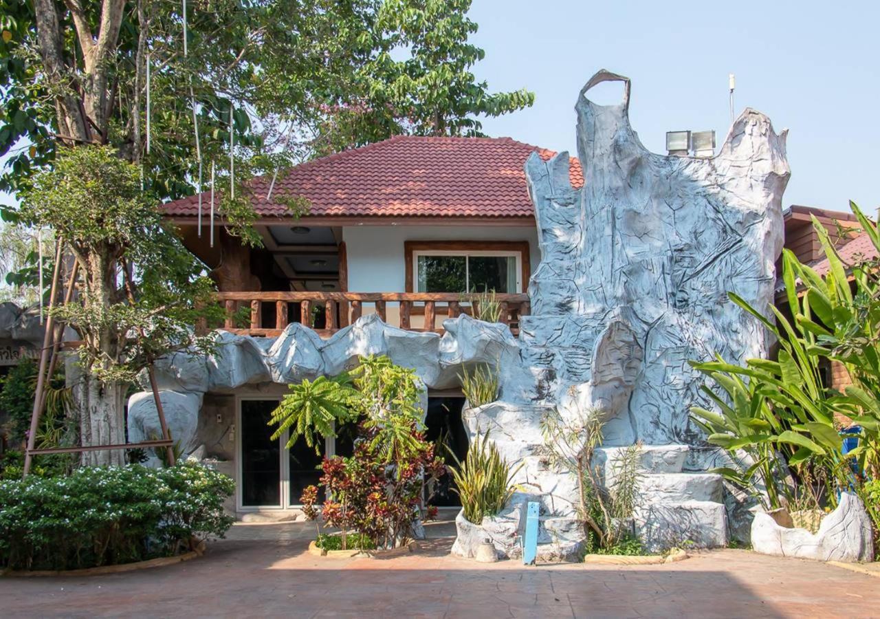 Suwanna Riverside Chai Nat Exterior foto